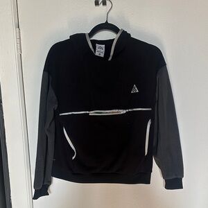 Nike ACG Black and Gray Zip-Up Sweater boys XL or womens XS kangaroo pouch polar